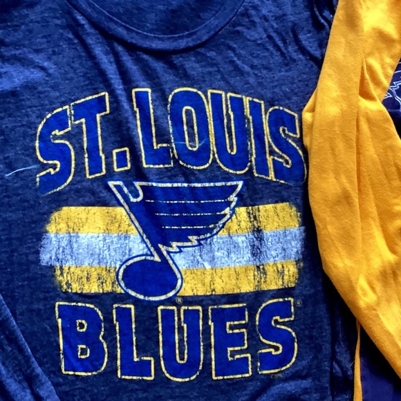 6 St. Louis Blues Ladies Large t-shirt bundle - Picture 2 of 6